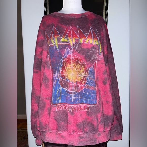 COPY - Urban Outfitters Def Leopard Sweatshirt - Size S/M - Picture 2 of 7